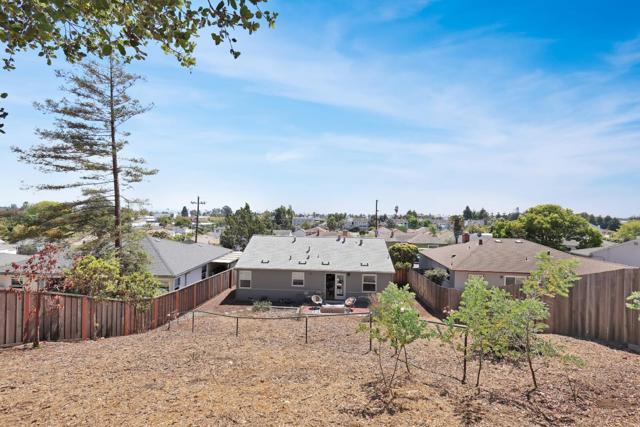 1612 Escalona Drive, Santa Cruz CA: https://media.crmls.org/mediaz/754ebf11-4983-4bee-aaf1-78547a9a105f.jpg