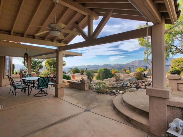 2338 LARKSPUR DR, Alpine CA: https://media.crmls.org/mediaz/754ed98e-63ee-4685-9364-452e9c817a7a.jpg