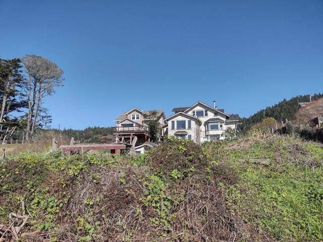 5520 S Highway 1,  CA: https://media.crmls.org/mediaz/754f036a-ca92-4817-9104-85c96497e55a.jpg