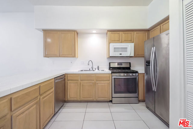 Drew Fenton | 11920 Goshen Avenue Los Angeles CA | MLS: 7426301 Drew Fenton | 11920 Goshen Avenue Los Angeles CA | MLS: 7426301