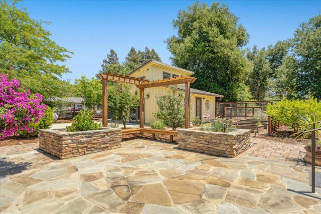 21400 Tierra Grande Court, San Jose CA: https://media.crmls.org/mediaz/754f9015-1d31-4bf4-b970-633d9f523c5d.jpg