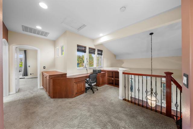 1033 Goldeneye, Carlsbad CA: https://media.crmls.org/mediaz/754f9805-1273-4995-b292-f33b18b2cb7f.jpg