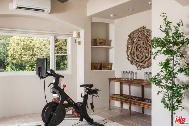 840 Ivy Lane, Montecito CA: https://media.crmls.org/mediaz/754fe675-4ed1-4d24-9424-30af73c07378.jpg