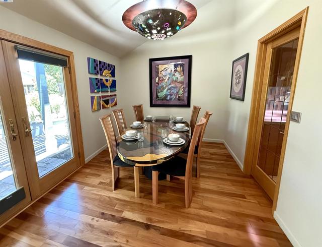 6291 Calle Fuego, Pleasanton CA: https://media.crmls.org/mediaz/7550aa6d-98e4-4d8c-9068-0aa6cea7a9e7.jpg