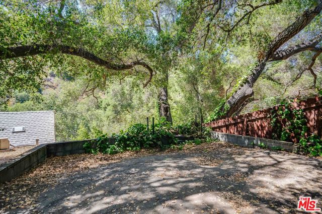 638 N Topanga Canyon Boulevard, Topanga CA: https://media.crmls.org/mediaz/7550c2a6-7cb0-44a4-b382-cec720f3bd14.jpg