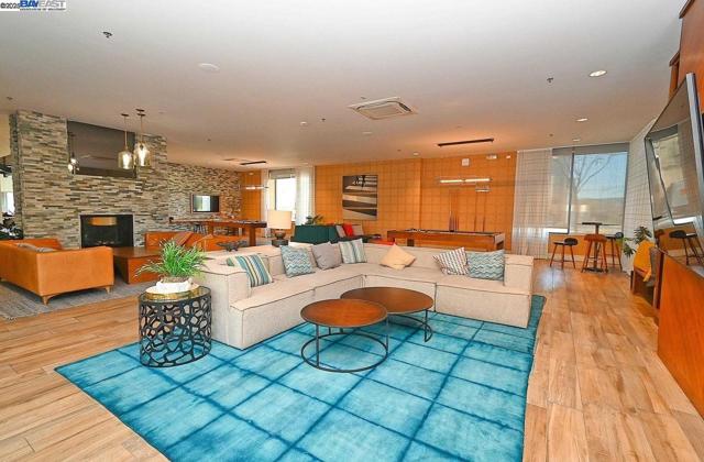 5623 Central Pkwy, Dublin CA: https://media.crmls.org/mediaz/75511330-85df-413b-a6e4-ea7ba2e27be6.jpg