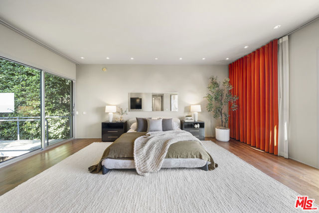 3625 Lowry Road, Los Angeles CA: https://media.crmls.org/mediaz/7551559f-ded4-4f5d-8a53-c4274ecd240e.jpg