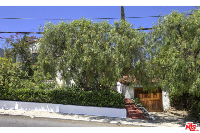 2961 Effie Street, Los Angeles CA: https://media.crmls.org/mediaz/75515849-518e-4f5c-b226-7ed73ce67c69.jpg