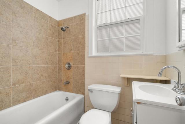 189 Lee Avenue, San Francisco CA: https://media.crmls.org/mediaz/75526c3b-4361-440e-a7e8-a0ef5765a185.jpg