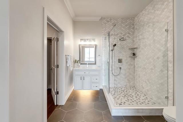 475 E Middle Avenue, San Martin CA: https://media.crmls.org/mediaz/75526d34-fdd2-4777-896b-1e40677d8f03.jpg