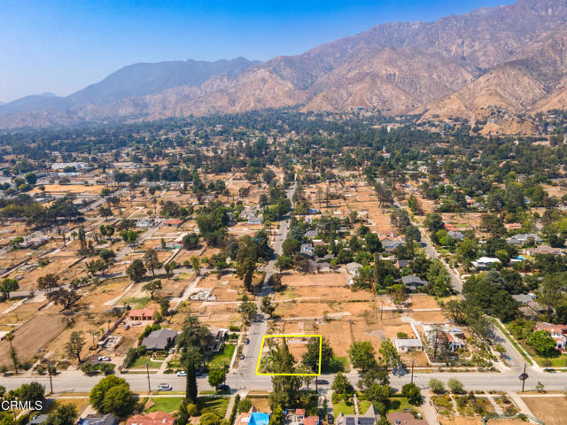 1215 E Mendocino Street, Altadena CA: https://media.crmls.org/mediaz/7552aba8-51ca-4b67-8134-24933b201ccf.jpg