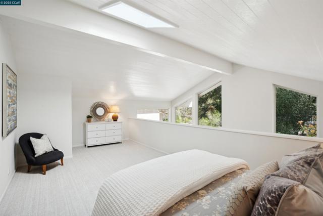 35 Tiger Tail Court, Orinda CA: https://media.crmls.org/mediaz/755304ca-6467-4b0e-ba0f-4bd6e080281f.jpg