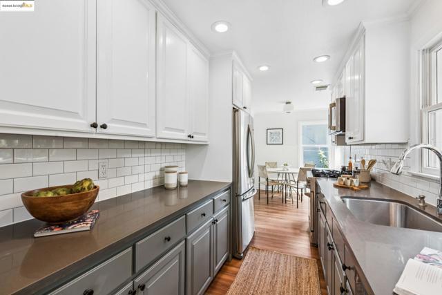 4479 Elinora Ave, Oakland CA: https://media.crmls.org/mediaz/75531669-2136-42ec-9a20-8a96d504d653.jpg