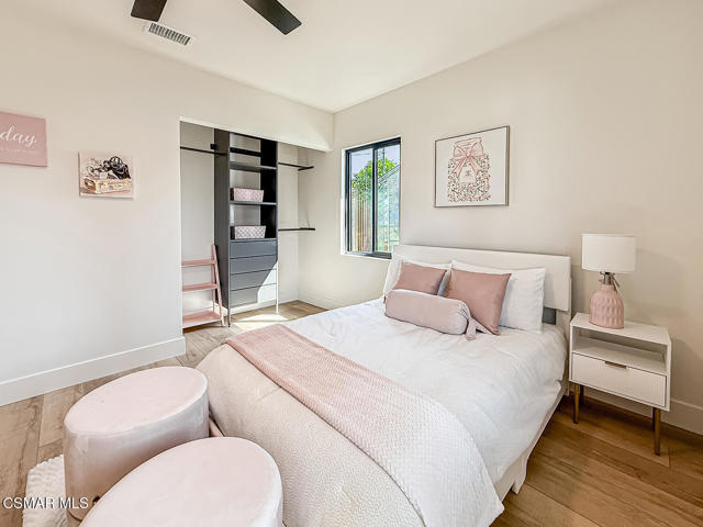 7530 Gaviota Avenue, Lake Balboa CA: https://media.crmls.org/mediaz/7553e1cd-5a5e-43c5-aee7-d526c5a9c090.jpg