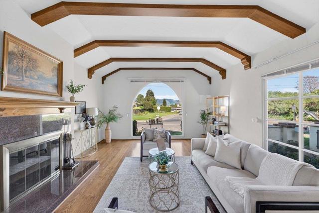 65 Monte Vista Avenue, Watsonville CA: https://media.crmls.org/mediaz/7553fcd8-11d6-4604-99e5-98477ac06832.jpg