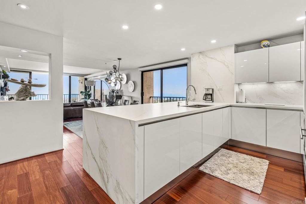 2500 Torrey Pines Road #805