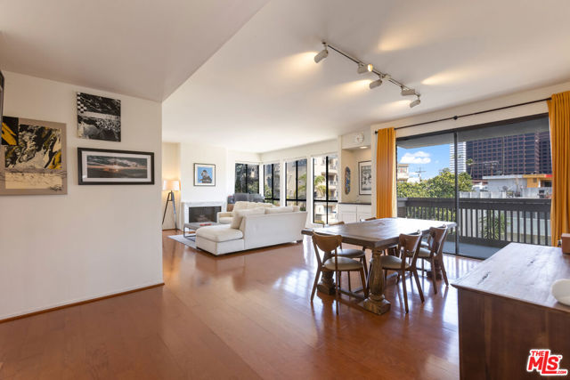 11805 Mayfield Avenue, Los Angeles CA: https://media.crmls.org/mediaz/75546fb1-feab-481b-99a8-e14c4e43358c.jpg