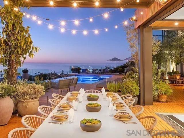 2585 Calle Del Oro, La Jolla CA: https://media.crmls.org/mediaz/755543a9-7310-431d-be55-d4e1de5ea88f.jpg
