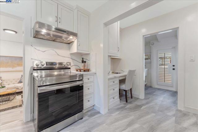 405 Kingsley Ave, Palo Alto CA: https://media.crmls.org/mediaz/75554fd9-f4f7-4543-b582-dd2873fb1748.jpg