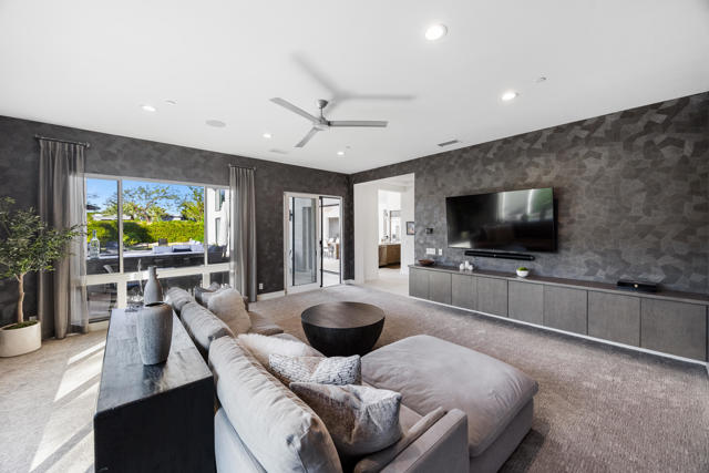 1 Via Merenda, Rancho Mirage CA: https://media.crmls.org/mediaz/75555151-f7b7-493a-8c43-76f51626710b.jpg