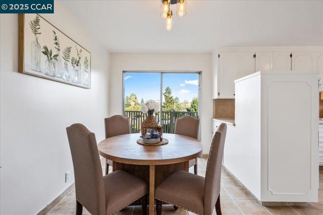 3503 Highland Ave, Redwood City CA: https://media.crmls.org/mediaz/75557b90-b956-4d0c-a6f6-4c3852157b83.jpg