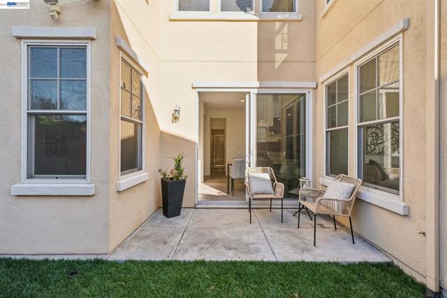 220 Hollister Avenue, Alameda CA: https://media.crmls.org/mediaz/75558950-07fb-4aa1-b2e9-327d8530cae1.jpg