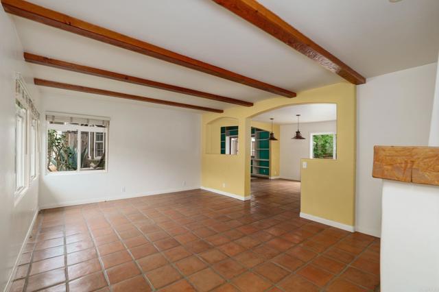 Detail Gallery Image 5 of 64 For 398 Aliso St, Ventura,  CA 93001 - 4 Beds | 3/1 Baths