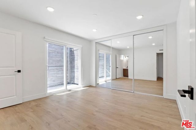 8220 Norton Avenue, West Hollywood CA: https://media.crmls.org/mediaz/755703b2-56e8-460f-8cdd-9df633b15d8e.jpg