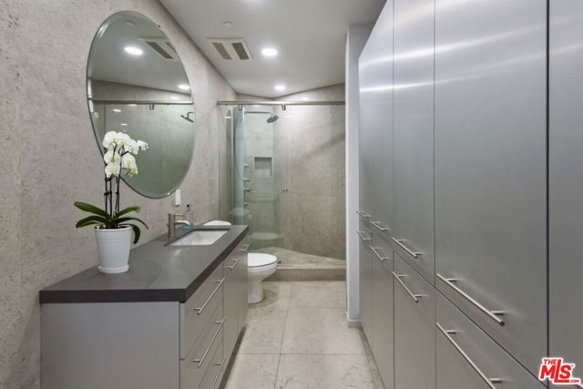 1169 Loma Linda Drive, Beverly Hills CA: https://media.crmls.org/mediaz/755712c3-a50b-4e7b-b47f-ba2329f5ff77.jpg