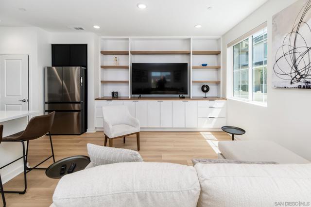 32395 Tannat Dr, Temecula CA: https://media.crmls.org/mediaz/75584934-f657-4f32-9366-aabf2580f566.jpg