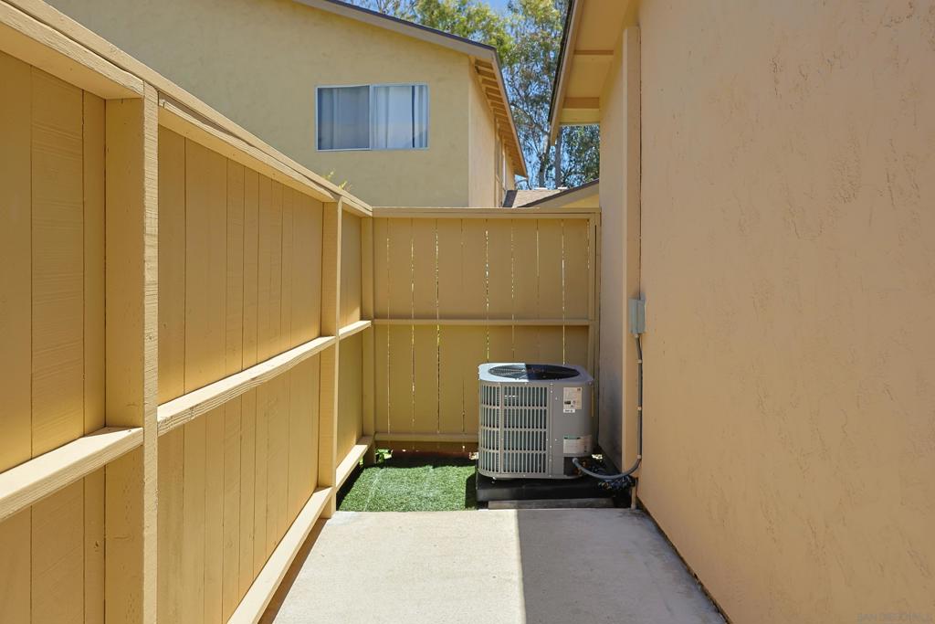 MLS #250032603SD image #31