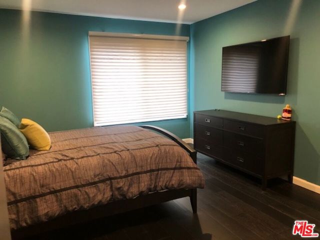 8300 Manitoba Street, Playa del Rey CA: https://media.crmls.org/mediaz/755887a5-7c31-43c3-aa37-f189558ffc1e.jpg