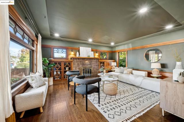 919 Mckinley Ave, Oakland CA: https://media.crmls.org/mediaz/75589586-b336-40c2-88e1-ea9dde0c3d28.jpg