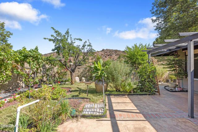 1641 Trafalgar Place, Westlake Village CA: https://media.crmls.org/mediaz/7558a4be-acac-4b61-8570-8cdfff2e3f8e.jpg