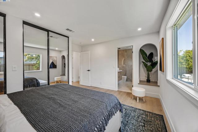 3156 San Joaquin, Union City CA: https://media.crmls.org/mediaz/75594e01-f2f7-4d8b-923c-c502c11d09a5.jpg