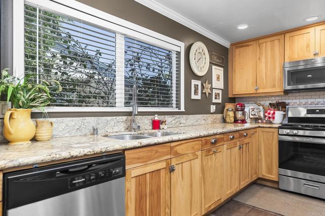 8420 Porter Hill Terrace, La Mesa CA: https://media.crmls.org/mediaz/755a1c09-d396-4626-b680-f5415832c09f.jpg