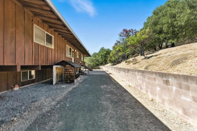 12750 Canario Way, Los Altos Hills CA: https://media.crmls.org/mediaz/755ab3b2-d366-40e7-ae2b-cff8c14619b4.jpg