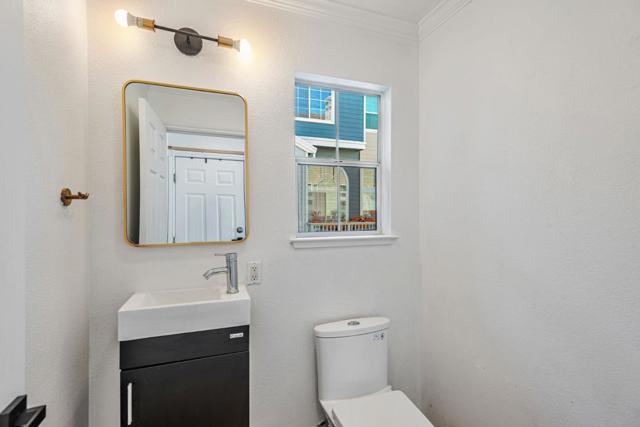4 Brigantine Lane, Redwood City CA: https://media.crmls.org/mediaz/755b7f73-2ae0-4291-92c8-4341d9b7b617.jpg