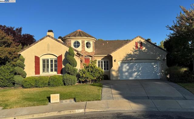 4707 Chestnut Ct, Dublin CA: https://media.crmls.org/mediaz/755c275d-da95-4e2f-81b1-7ab3e31fbd08.jpg