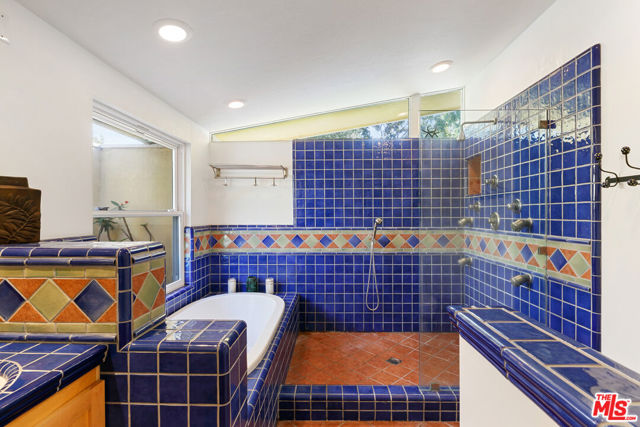 6308 Paseo Canyon Drive, Malibu CA: https://media.crmls.org/mediaz/755c2f95-2ccd-4a31-93f6-1469da1827e1.jpg