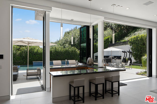 1527 Rising Glen Road, Los Angeles CA: https://media.crmls.org/mediaz/755cf3d2-eee7-4bee-81d1-3fedb88244ac.jpg