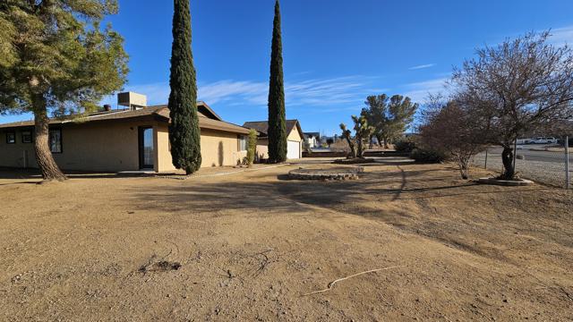 8199 Palomar Avenue, Yucca Valley CA: https://media.crmls.org/mediaz/755d5af5-4e11-46c5-bb5a-a9185a28bc65.jpg