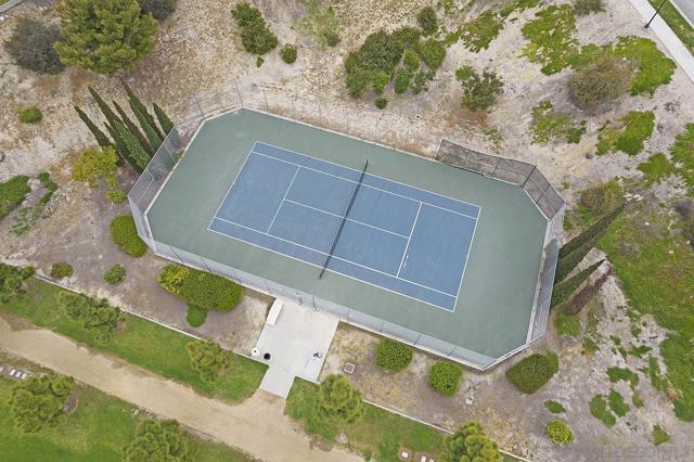 1670 Grasshopper Ln, Chula Vista CA: https://media.crmls.org/mediaz/755dc6ff-01b1-487b-924a-21c31cf83556.jpg