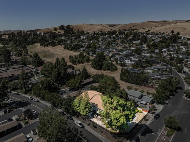 213 Ladera Plz, Union City CA: https://media.crmls.org/mediaz/755e0070-be59-4553-b302-f72c78192f34.jpg