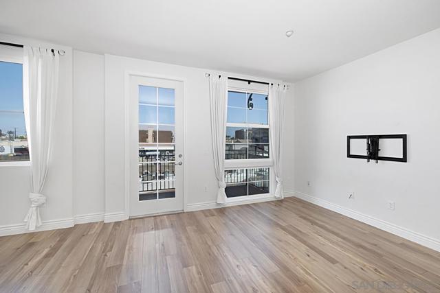 3957 30Th St, San Diego CA: https://media.crmls.org/mediaz/755e13a9-cc7c-4a26-97d3-d1ffb145a16c.jpg
