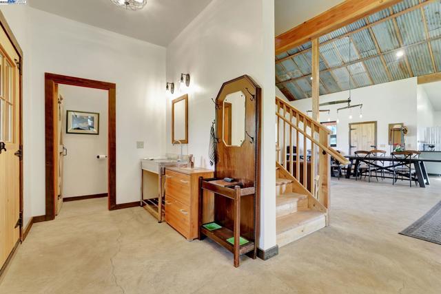 5135 Andrade Rd, Sunol CA: https://media.crmls.org/mediaz/755e53f7-51ab-4dd8-bc24-dbec35094d47.jpg