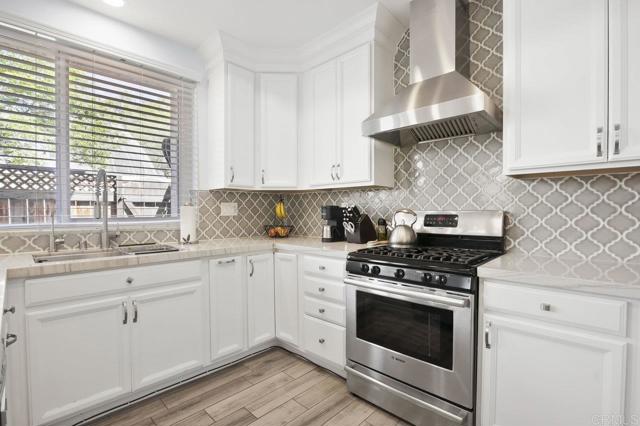 Detail Gallery Image 13 of 64 For 11372 via Rancho San Diego #B,  El Cajon,  CA 92019 - 3 Beds | 2/1 Baths