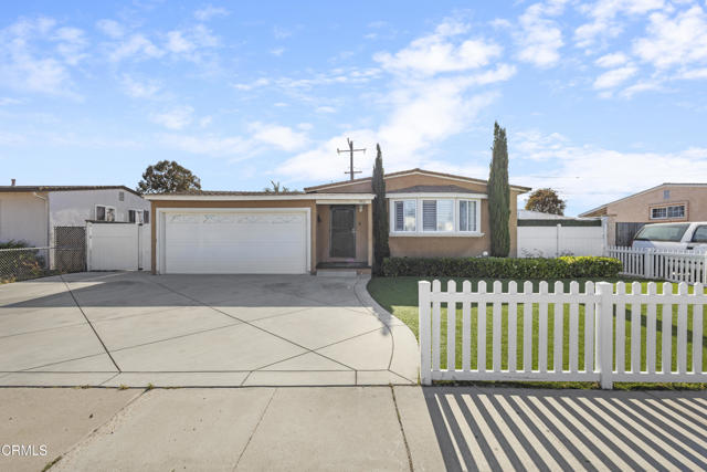 Detail Gallery Image 1 of 29 For 915 Maplewood Way, Port Hueneme,  CA 93041 - 3 Beds | 2 Baths