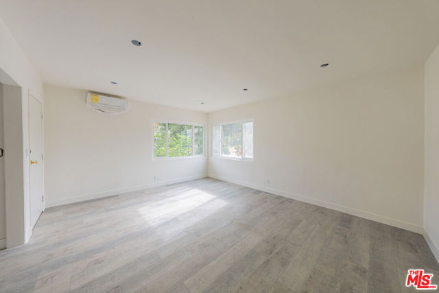 10039 Haines Canyon Avenue, Tujunga CA: https://media.crmls.org/mediaz/75602caf-4ad2-4737-accd-dfbba0af3991.jpg
