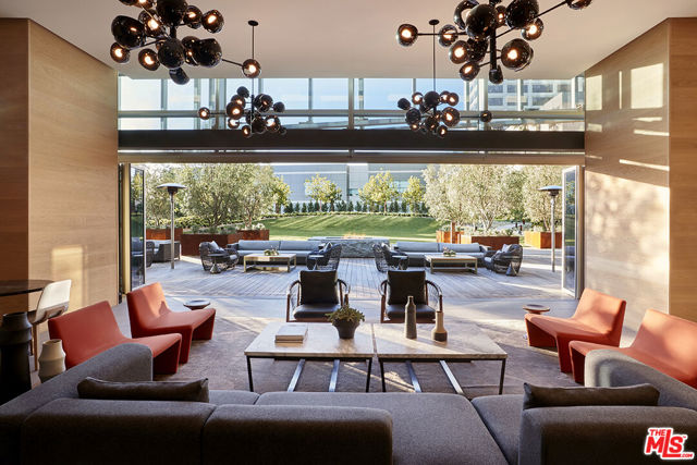 10000 Santa Monica Boulevard, Los Angeles CA: https://media.crmls.org/mediaz/75607b48-7cbb-416e-ab78-f65fa0595297.jpg